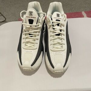 Brand new nike shox size 12W/10.5M